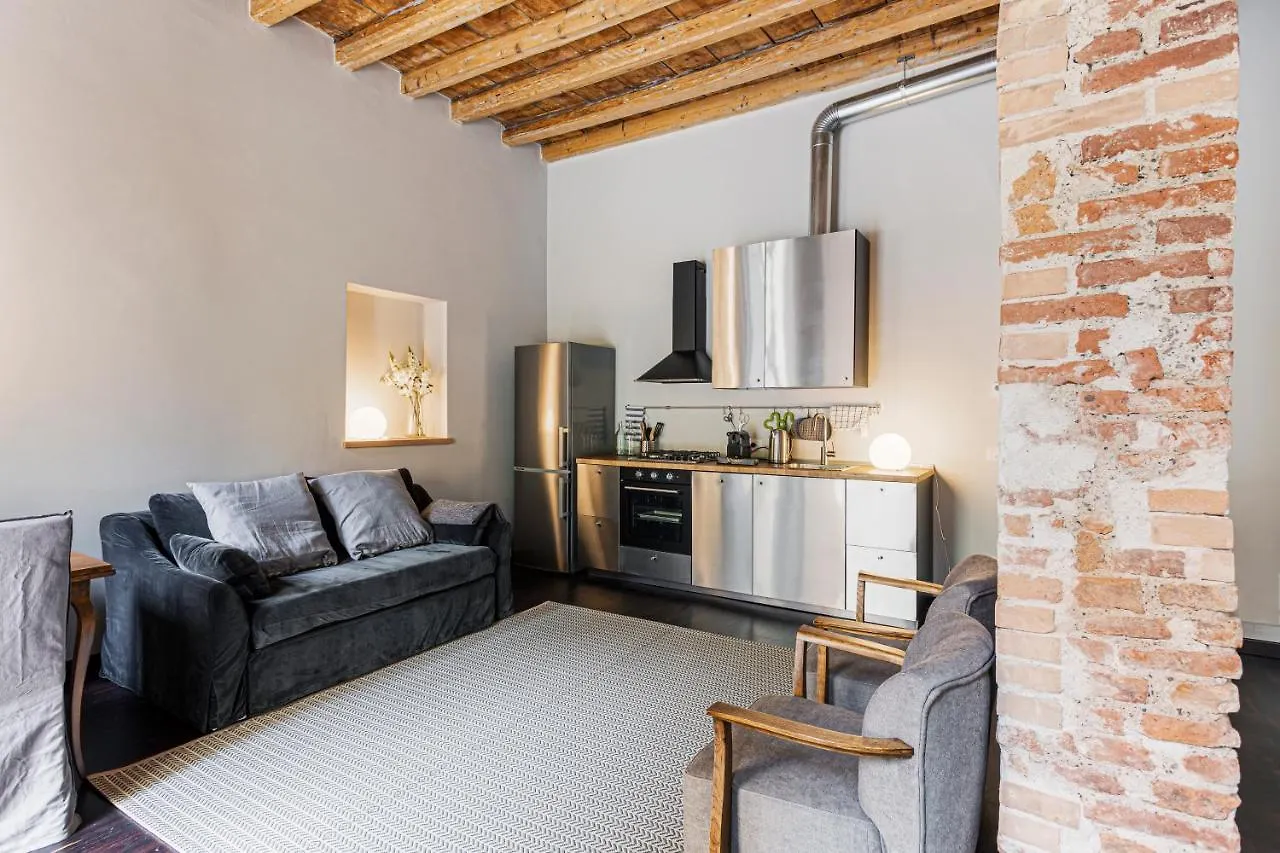 Stylish Milanese Studio - Via Cirillo 0*, Milan