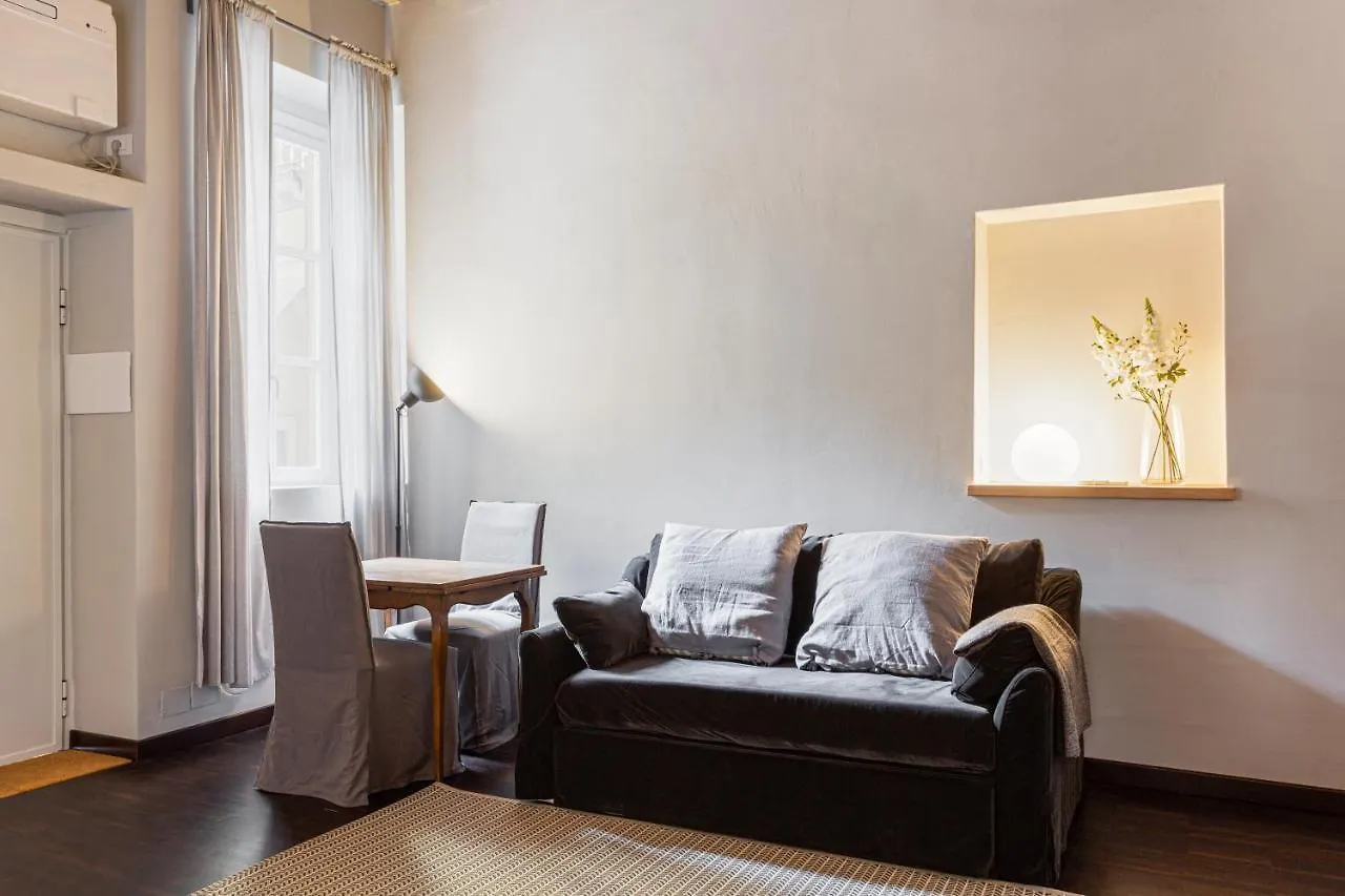 Apartment Stylish Milanese Studio - Via Cirillo Italy